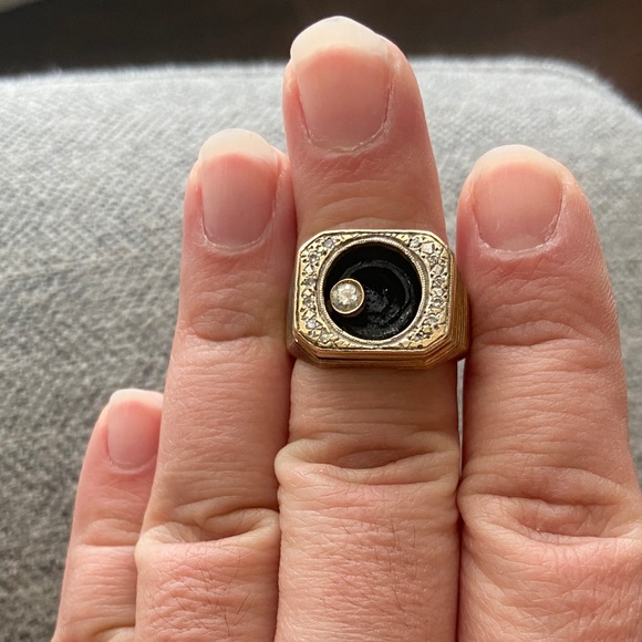 Antique custom fidget signet ring 14k gold with onyx face and moving diamond - Picture 4 of 4